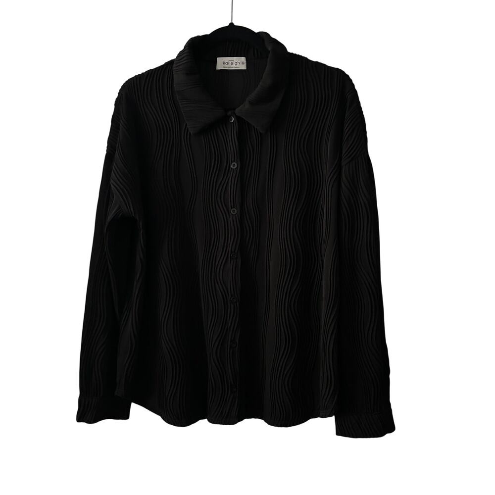 NWOT Black Wave Textured Pattern Long Sleeve Button Up Collar Black Blouse-Med